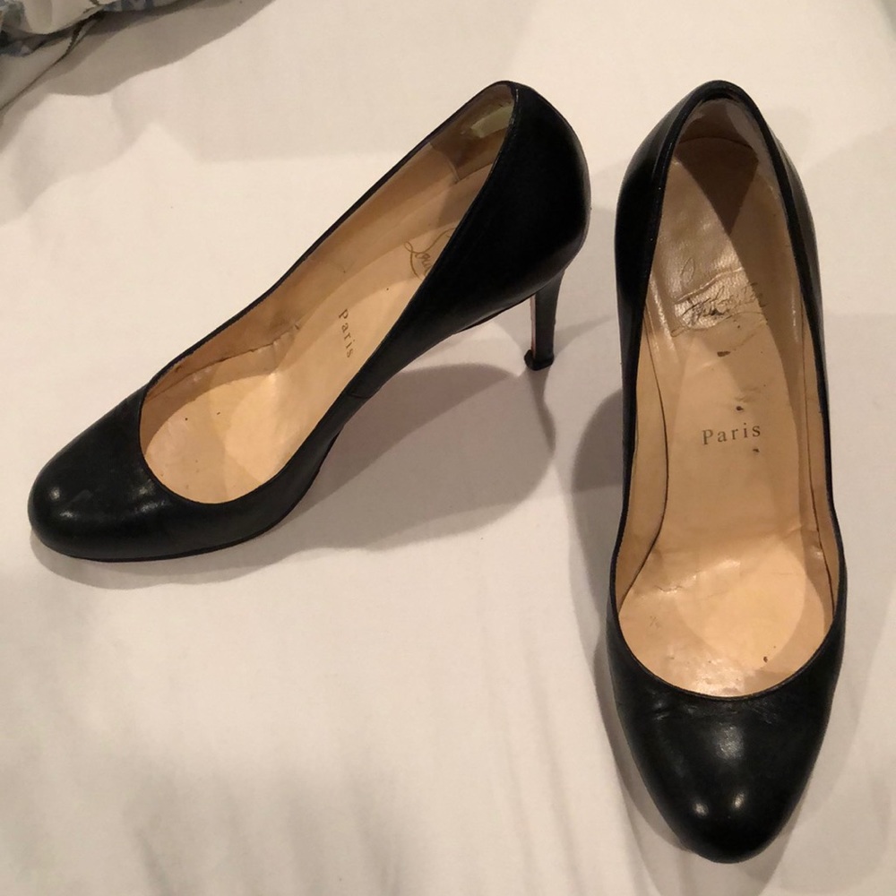 Authentic Christian Louboutin Black Simple Leather 85MM pumps.